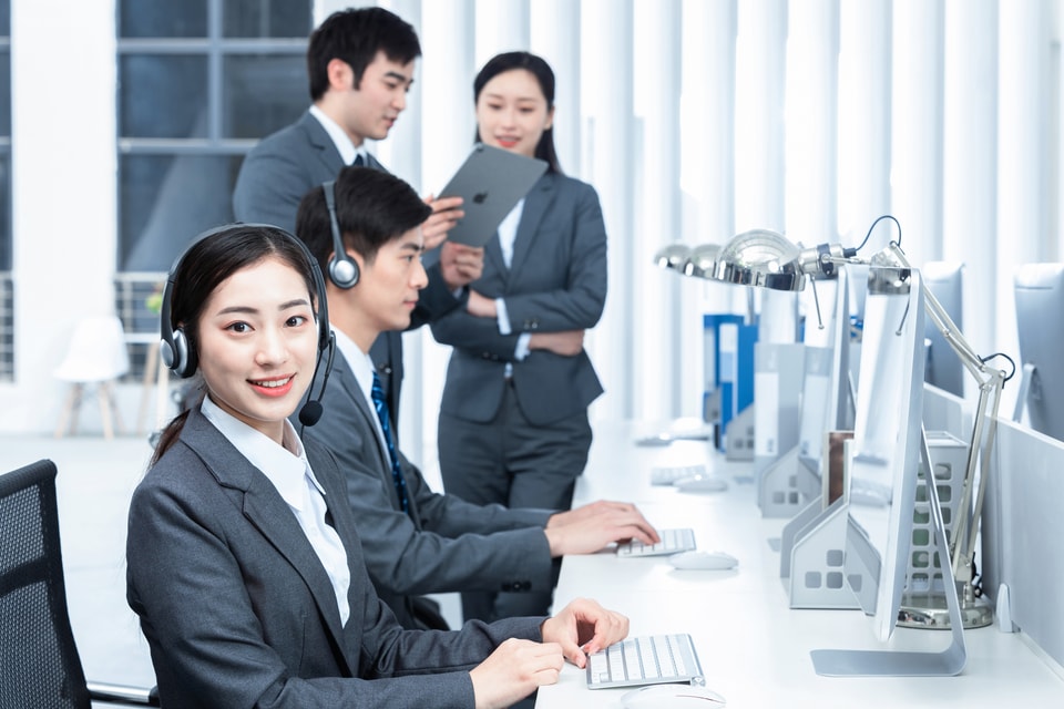 فريق خدمة عملاء Longxin أثناء البيع