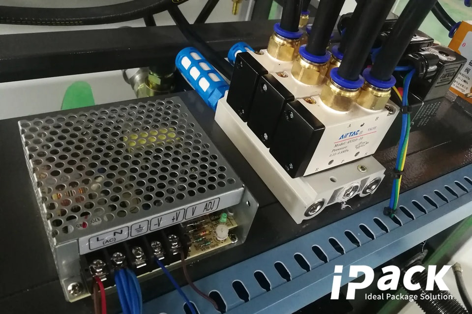 3Semi-Automatic-5L-Bottle-Blow-Molding-Machine.webp