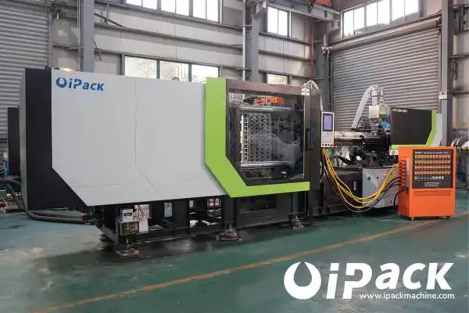 PET-Preform-Injection-Molding-Machine-2-600x400.webp