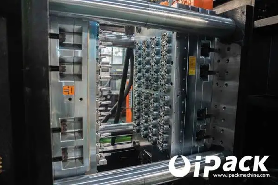 PET-Preform-Injection-Molding-Machine-6-600x400.webp