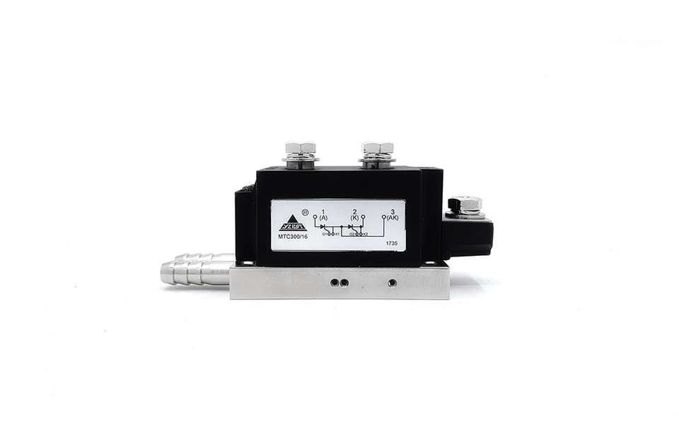 YZPST-MTC300-1800V (refrigerado a ar)