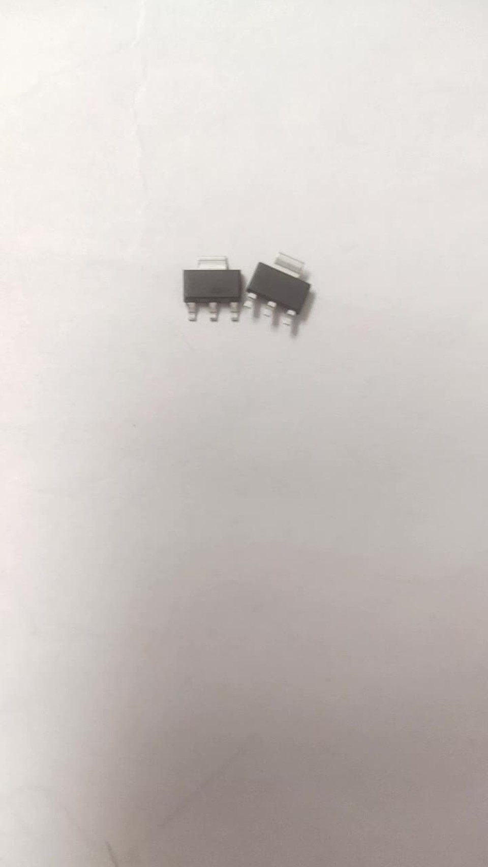 Triac BT131 SOT-223 横屏.mp4