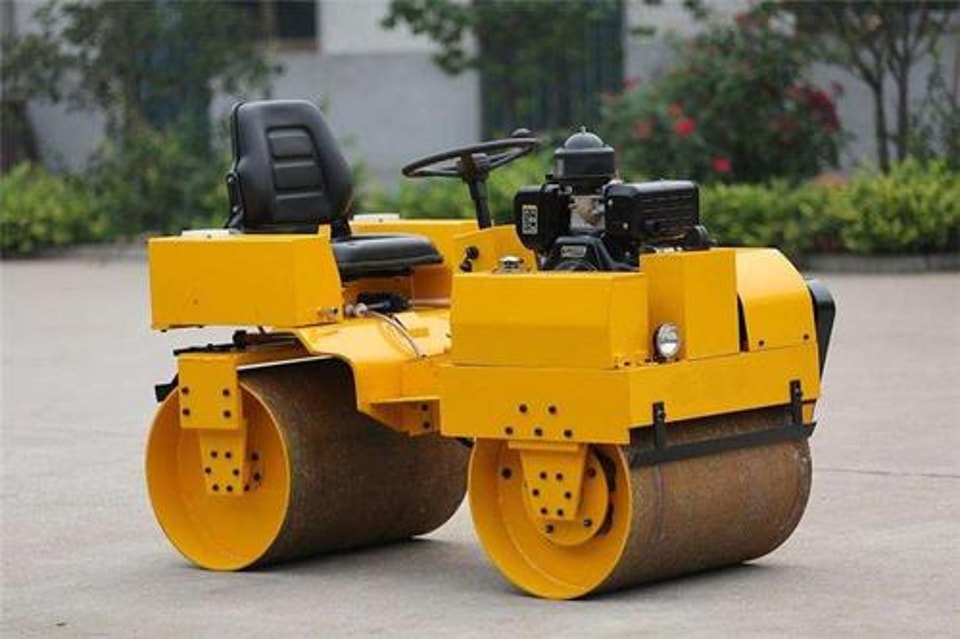 Kleinwalze zum ersten Mal bedienen: Der wichtige Leitfaden