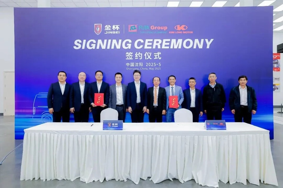 Shenyang JINBEI signe une commande de 300 millions de RMB avec Hue Kim Long Motor, au Vietnam