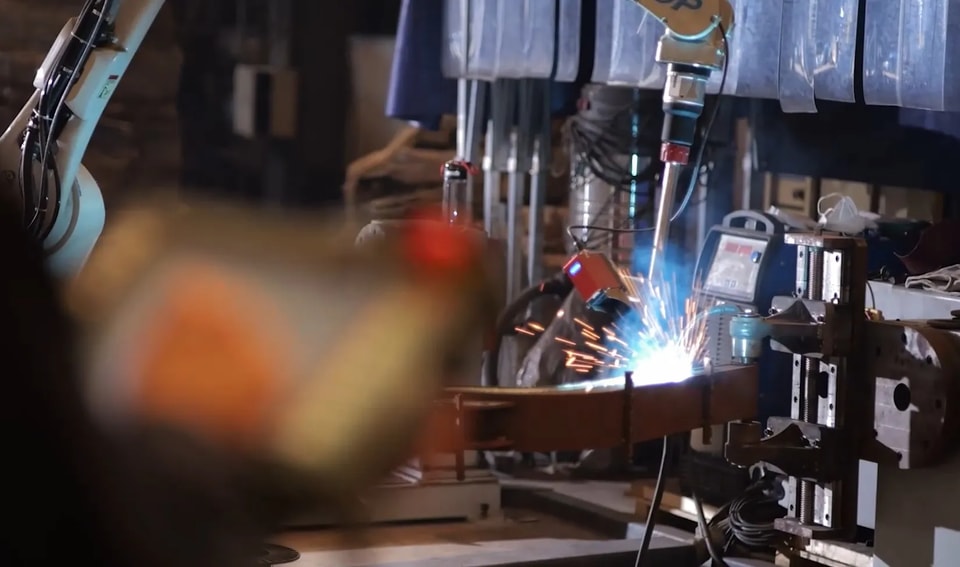 Saldatura nello stabilimento Hightop