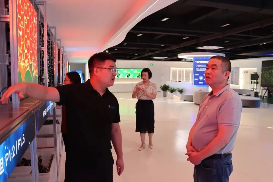 GKC与湖北科技学院洽谈人才合作