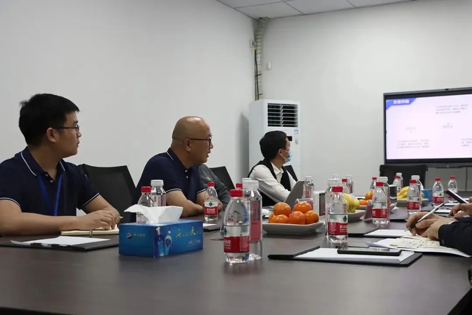 桐乡市政府领导一行莅临GKC