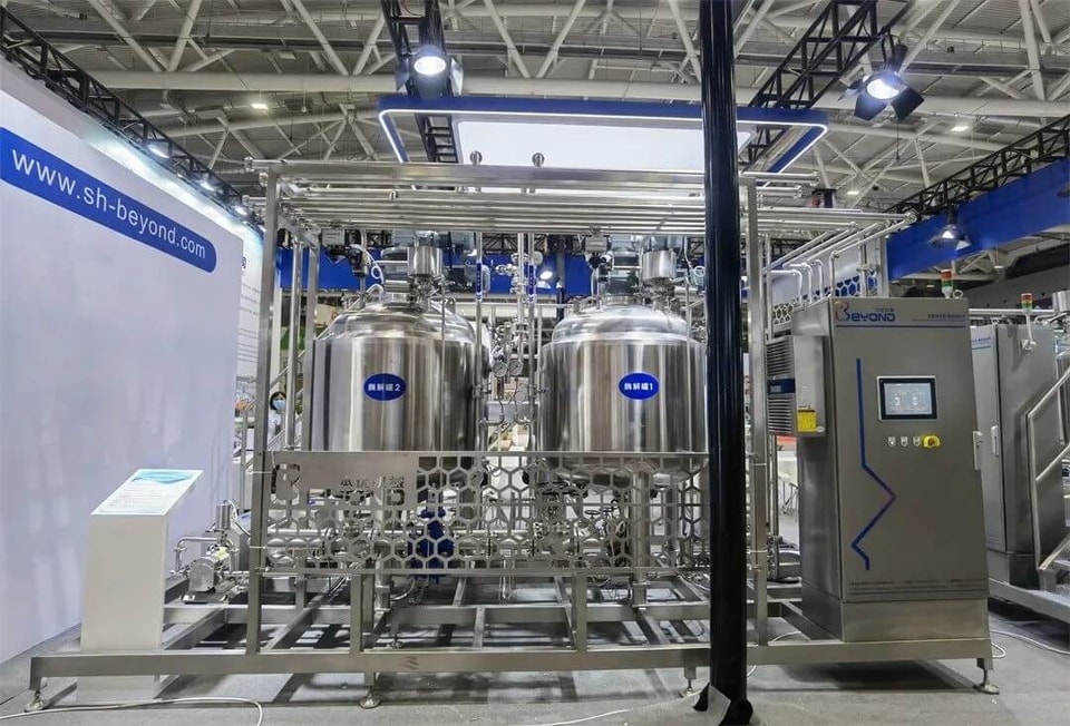 ЛИНИЯ ПО ПРОИЗВОДСТВУ КОРМОВ ДЛЯ ДОМАШНИХ ЖИВОТНЫХ ЛИНИЯ ПО ПРОИЗВОДСТВУ КОРМОВ ДЛЯ ДОМАШНИХ ЖИВОТНЫХ