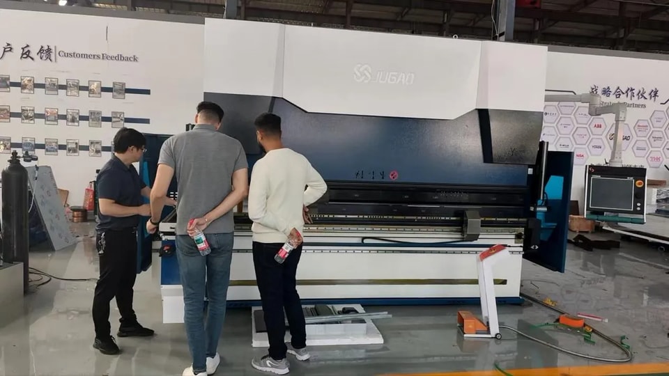 Une délégation industrielle algérienne a visité l'usine JUGAO pour approfondir la coopération et ouvrir un nouveau chapitre dans le traitement des métaux