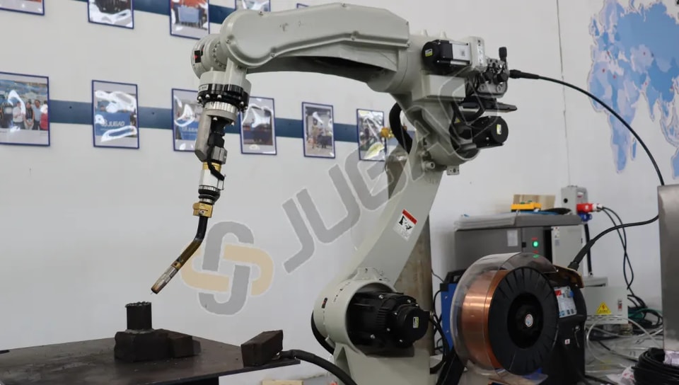 Comment dépanner et résoudre les pannes mineures des robots de soudage