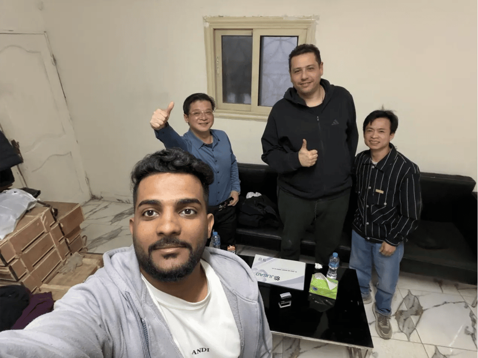 JUGAO CNC a visité une usine de fabrication de mobilier de premier plan en Égypte pour explorer de possibles collaborations dans la production automatisée.