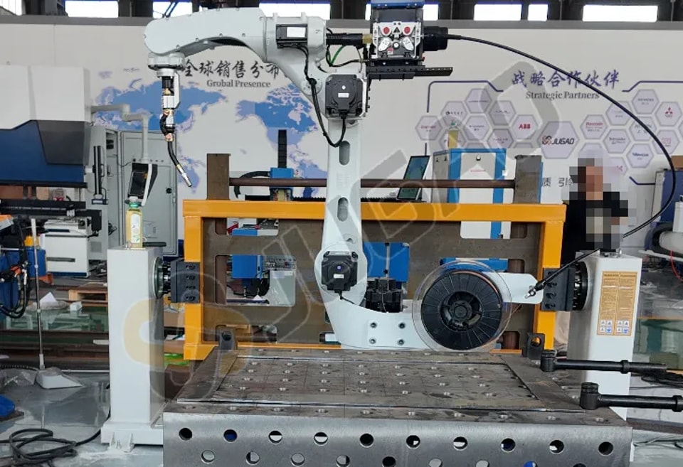 Degrés de liberté de rotation des robots de soudage