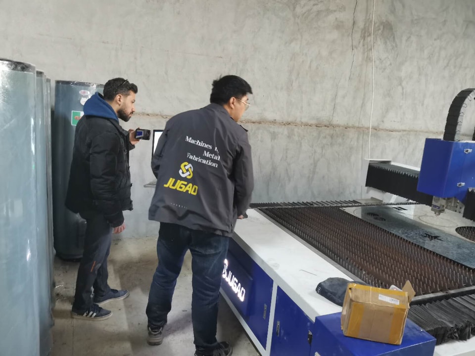 JUGAO CNC a livré avec succès des presses plieuses Tandem à un client de Kirkouk, en Irak