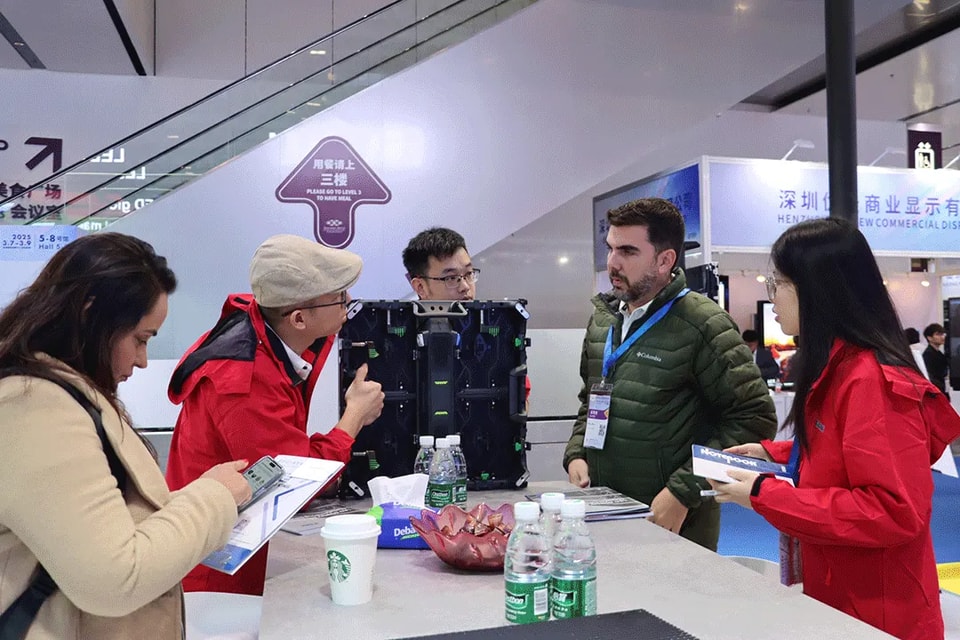 GKC, 2025 ISLE 선전 전시회 참가 성료…디스플레이 기술 트렌드 선도