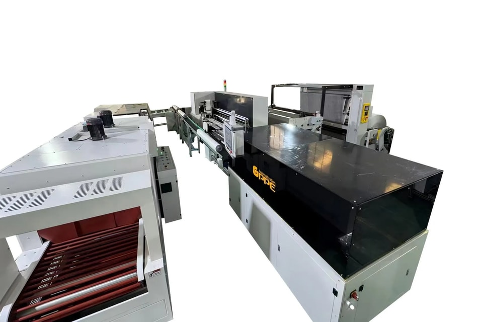 Vollautomatische Schneid- und Verpackungslinie für Plotterrollen