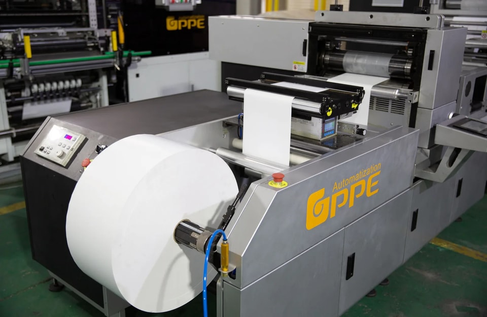 Ligne GPPE de production de rouleaux d’étiquettes pour imprimantes Bluetooth — vue d’ensemble de l’équipement 1