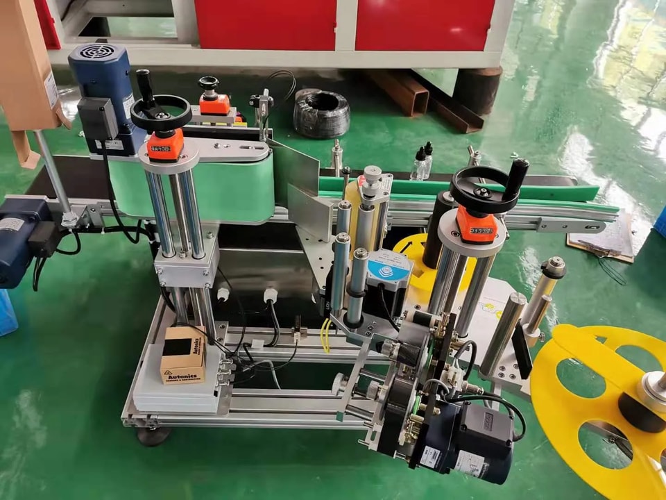 semi labeling machine1.webp