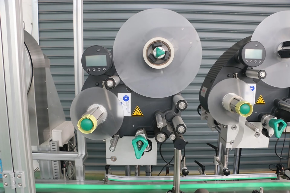 clamshell labeler (3).webp