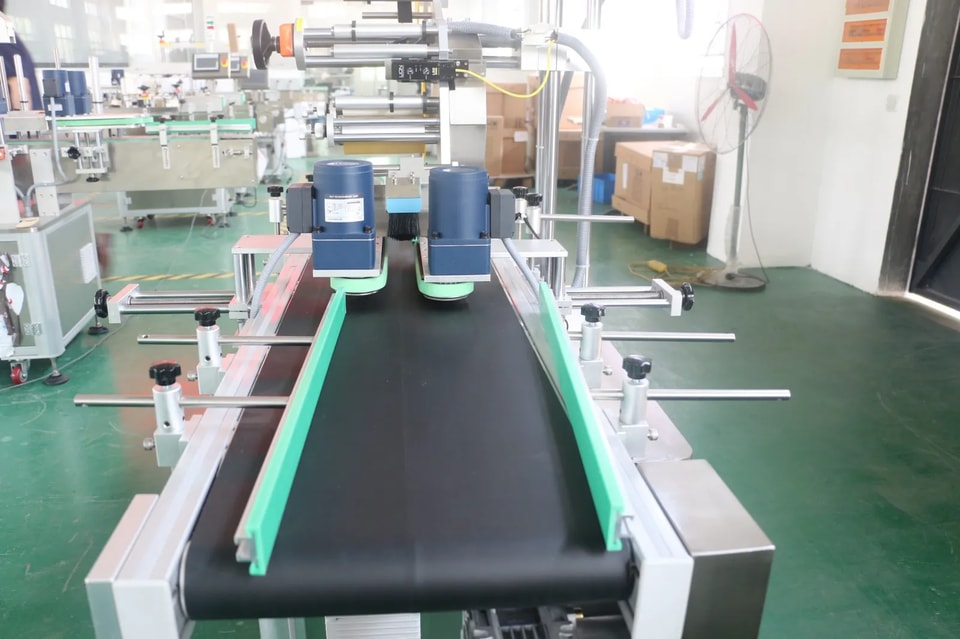 top labeling machine (1).webp