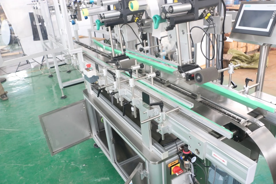 clamshell labeler (1).webp