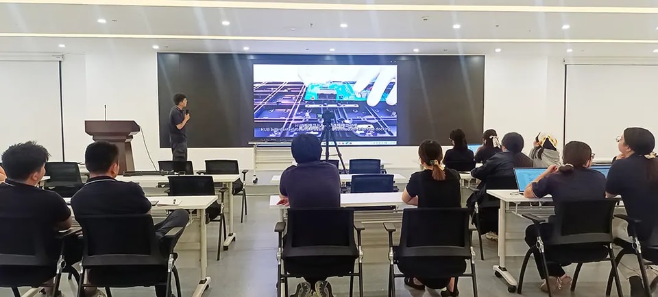 Lanzamiento de producto | Pantalla LED ultrafina – F4 Pro