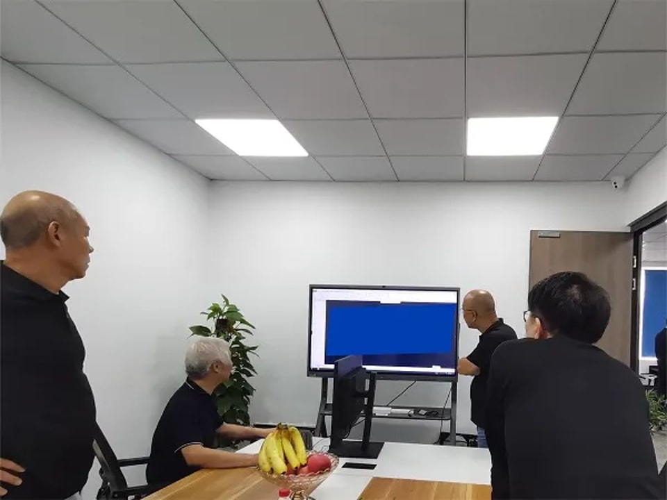 Clientes coreanos visitan y conocen las instalaciones de GKC