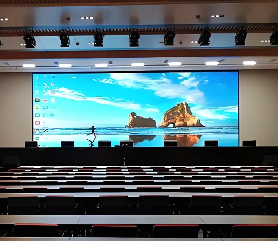 Salas de conferencias con pantallas LED