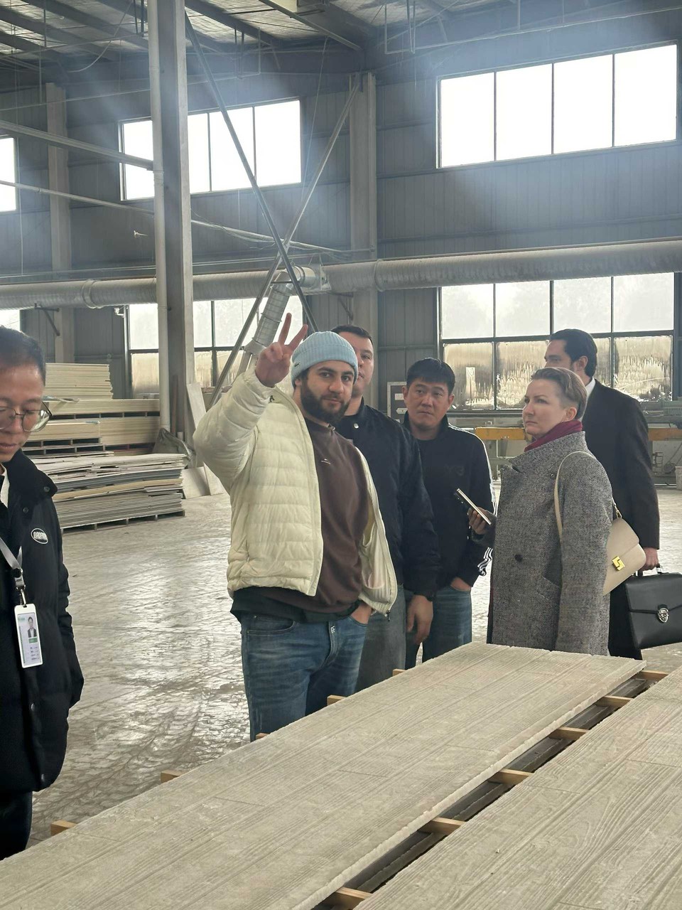 Inspeção no Local da Área de Produtos Acabados na Oficina de Produção