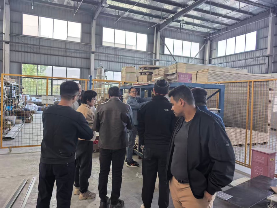 Visita guiada à linha de produção automática