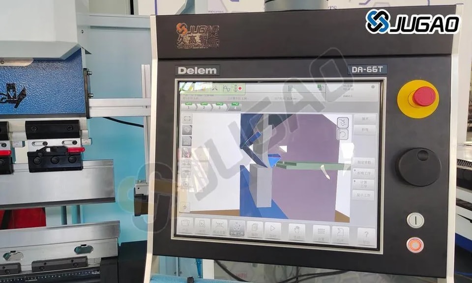 ارتقِ بأداء آلة الثني لديك مع نظام التحكم DELEM DA-66T