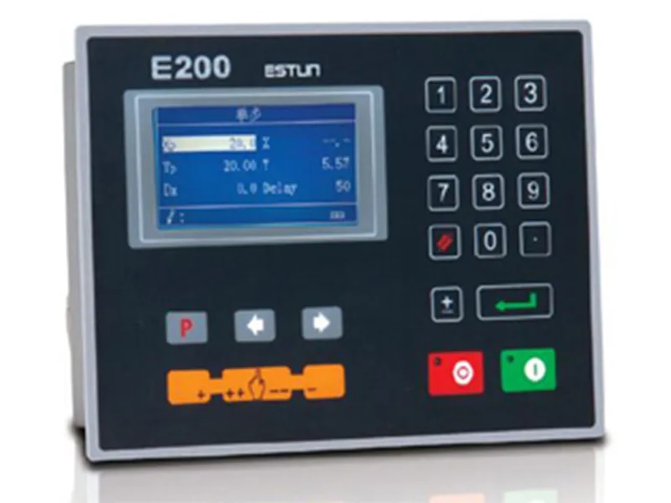 وحدة التحكم CNC E200