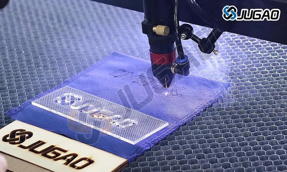 تصنيف شامل لأحجام ماكينات القطع بالليزر