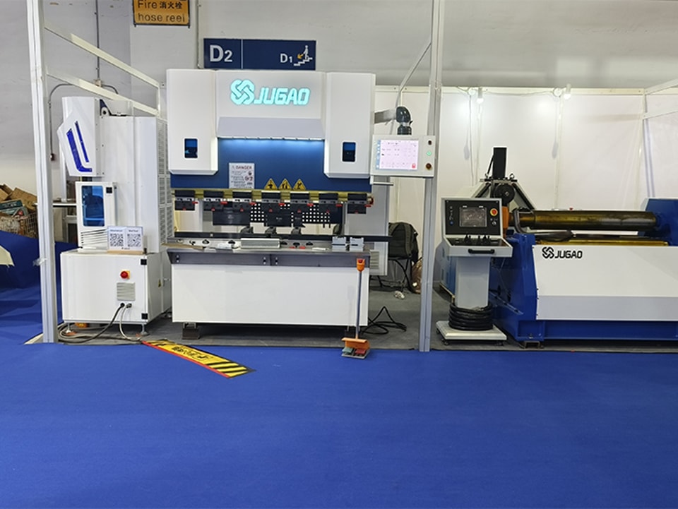 يحظى JUGAO CNC باهتمام كبير في معرض ييوو لاستيراد وتصدير السلع