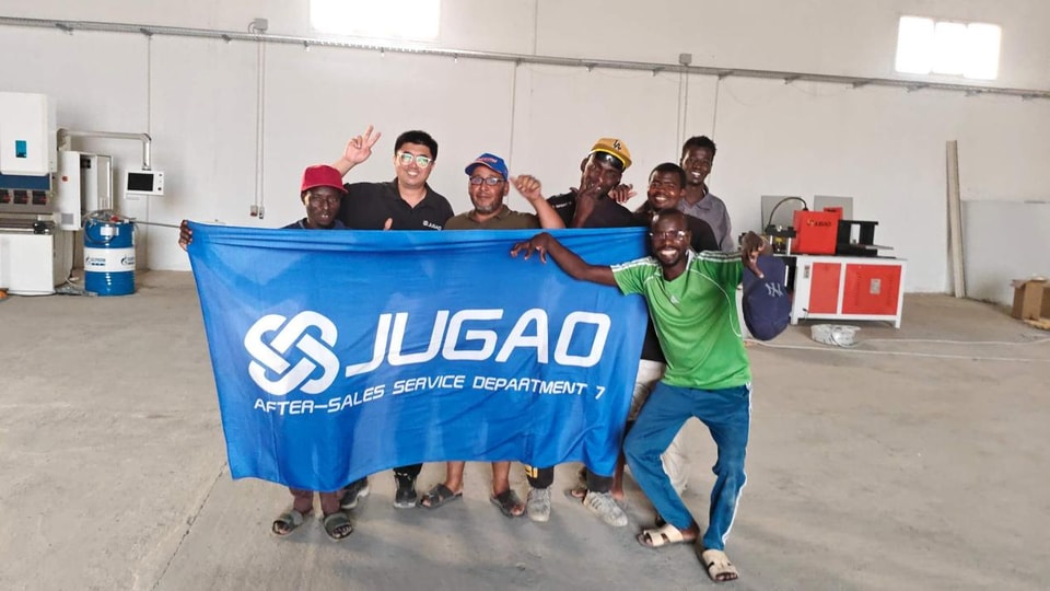وصول فريق ما بعد البيع من JUGAO إلى طرابلس في ليبيا، وبدء التركيب والتدريب لست فئات رئيسية من المعدات