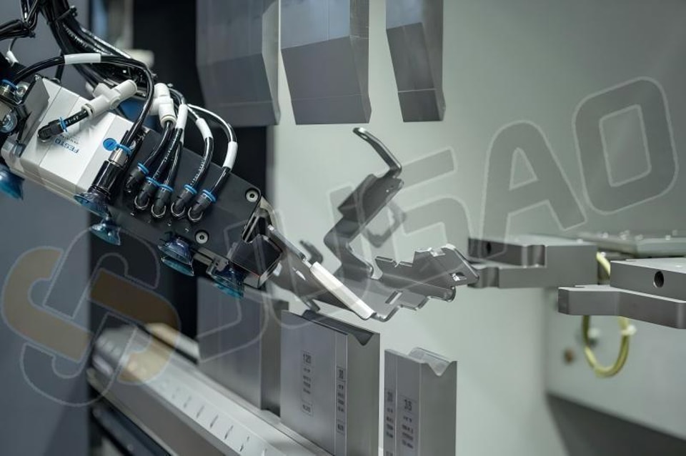 ¿Cómo pueden las plegadoras convertirse en el motor central de la modernización de la automatización industrial?
