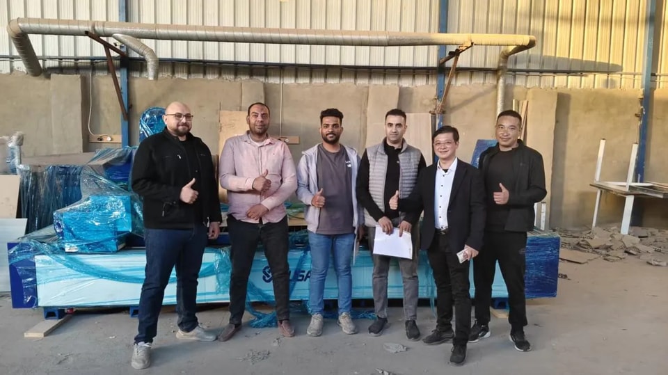 Tras una inspección in situ, la empresa egipcia AL Fahd firmó en el acto un contrato para adquirir varias máquinas JUGAO CNC de alta gama.