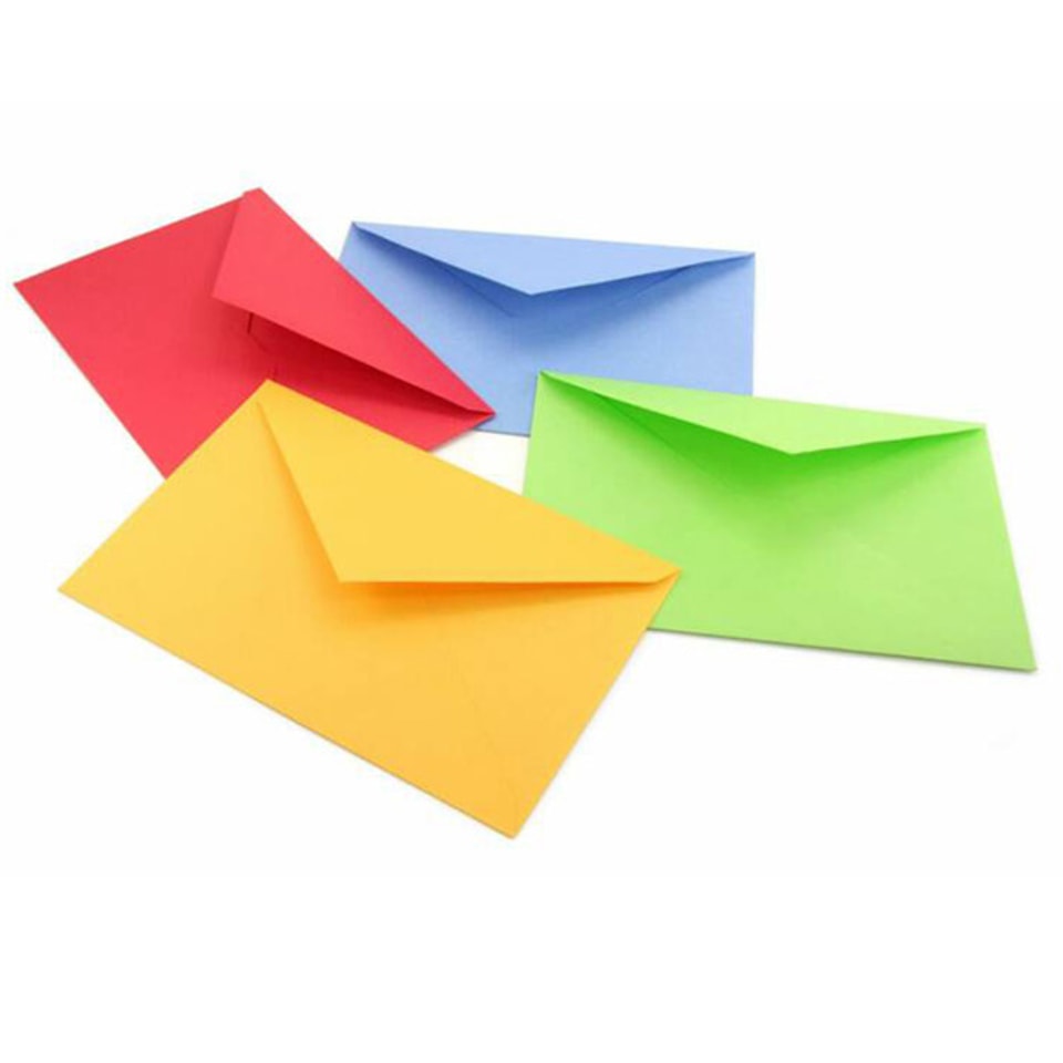 Tarjeta de regalo en sobre de papel