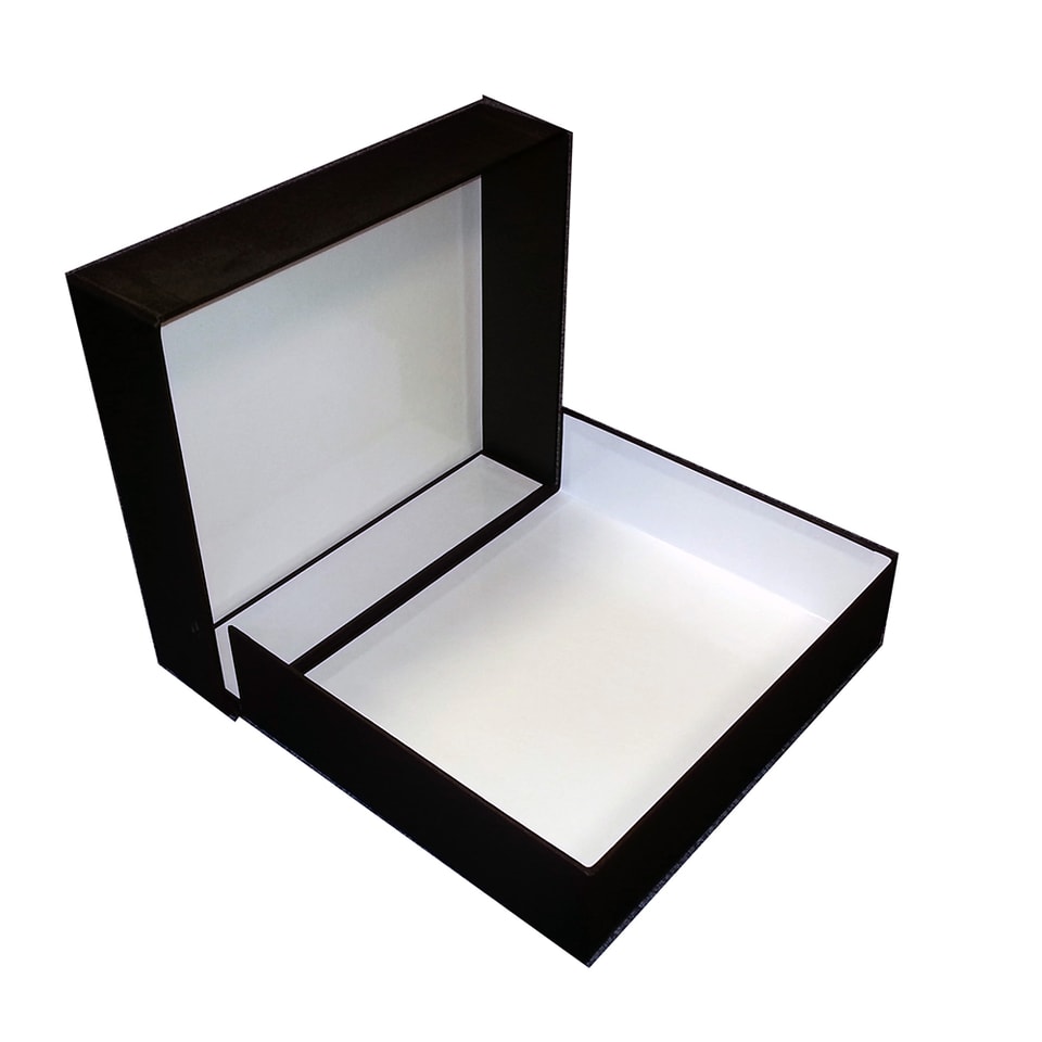 Caja de papel para trajes