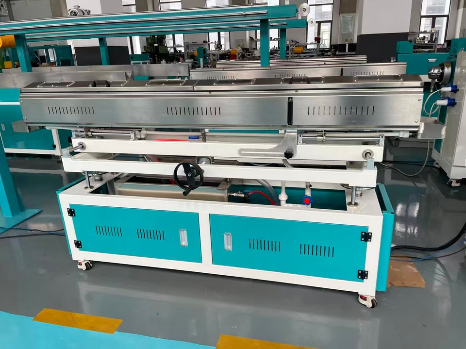 SJ30 tri-color filament extrusion line Complete SJ30 tri-color co-extrusion line for 3D printing filament