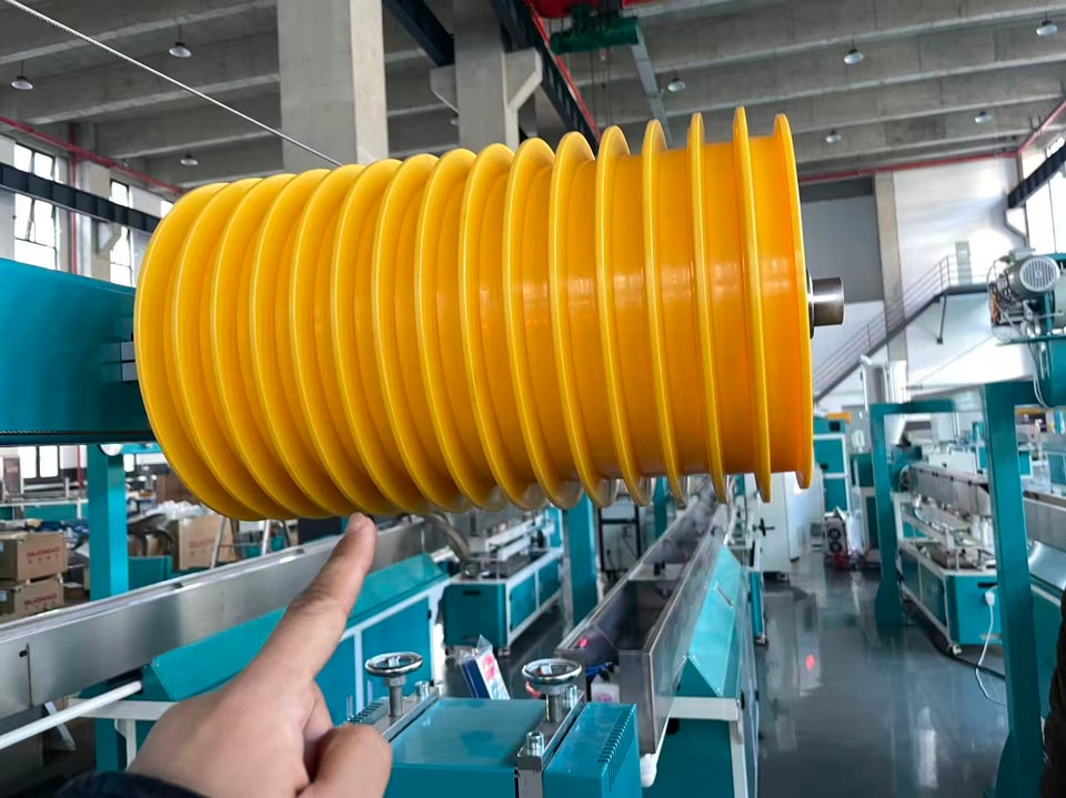 Tri-color co-extrusion processing Tri-color filament co-extrusion processing equipment