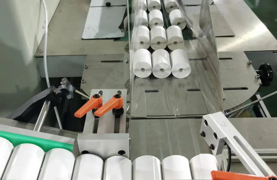 GPPE: línea de conversión totalmente automática de rollos de etiquetas con mandril pequeño; vista 8 de la galería de equipos