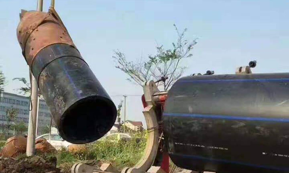 REHOME HDPE DN630 PIPE AND FITTINGS used for 2000km civil water delivery in Shanghai Pudong District, China.