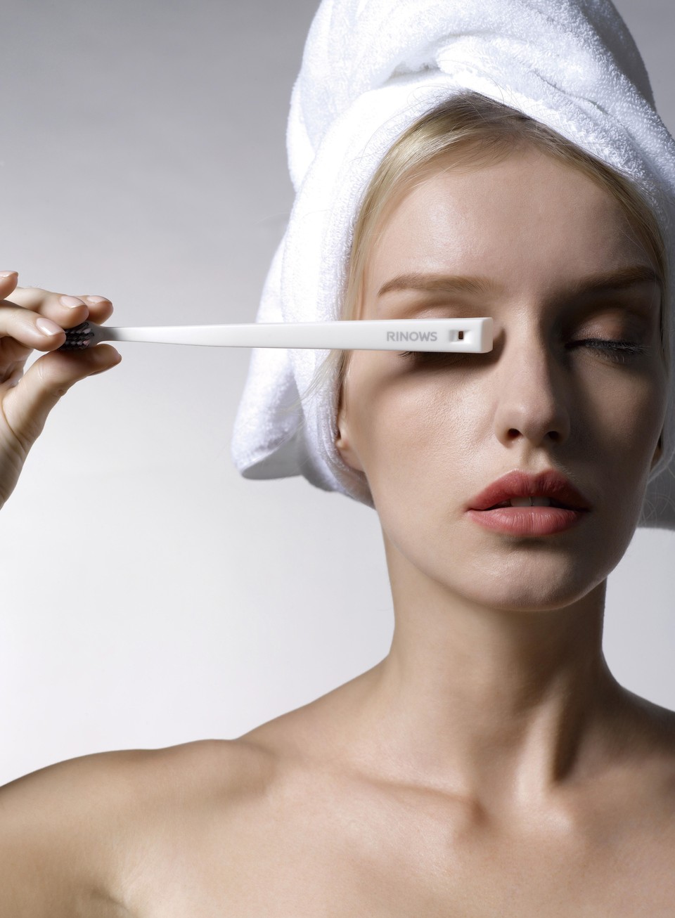 RINOWS oral care lifestyle portrait
