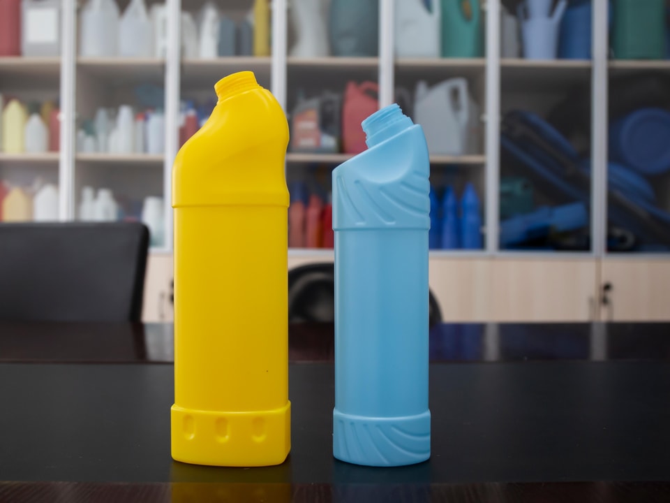 _MG_8176.jpg Disinfectant bottle blow molding sample