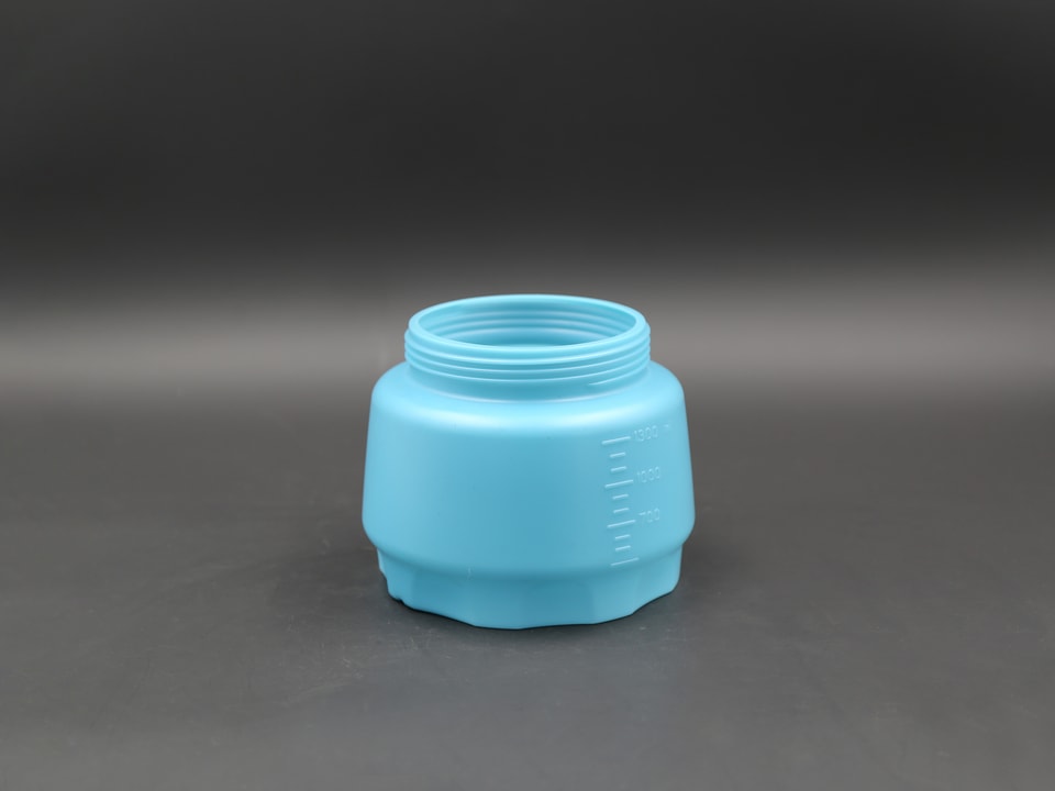 化妆品.jpg Cosmetic container blow molding sample