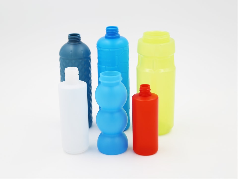 未抠图 (35).jpg Shampoo bottle blow molding sample