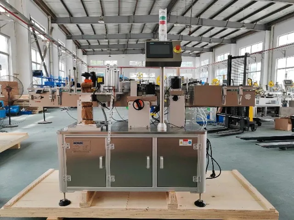 round bottle fix position labeling machine from SKILT .webp