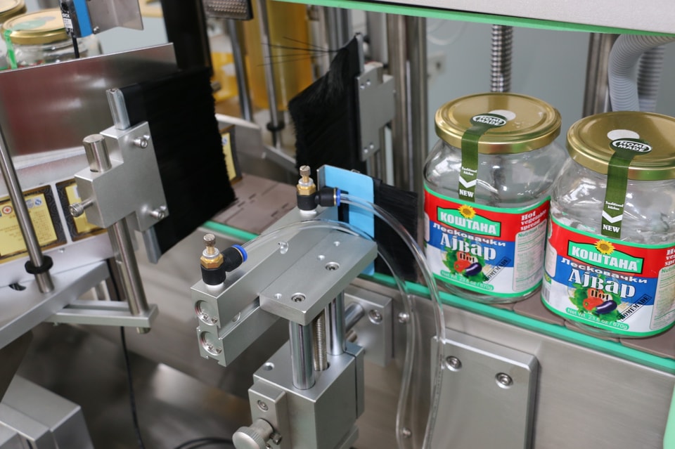top two sides labeler (4).jpg
