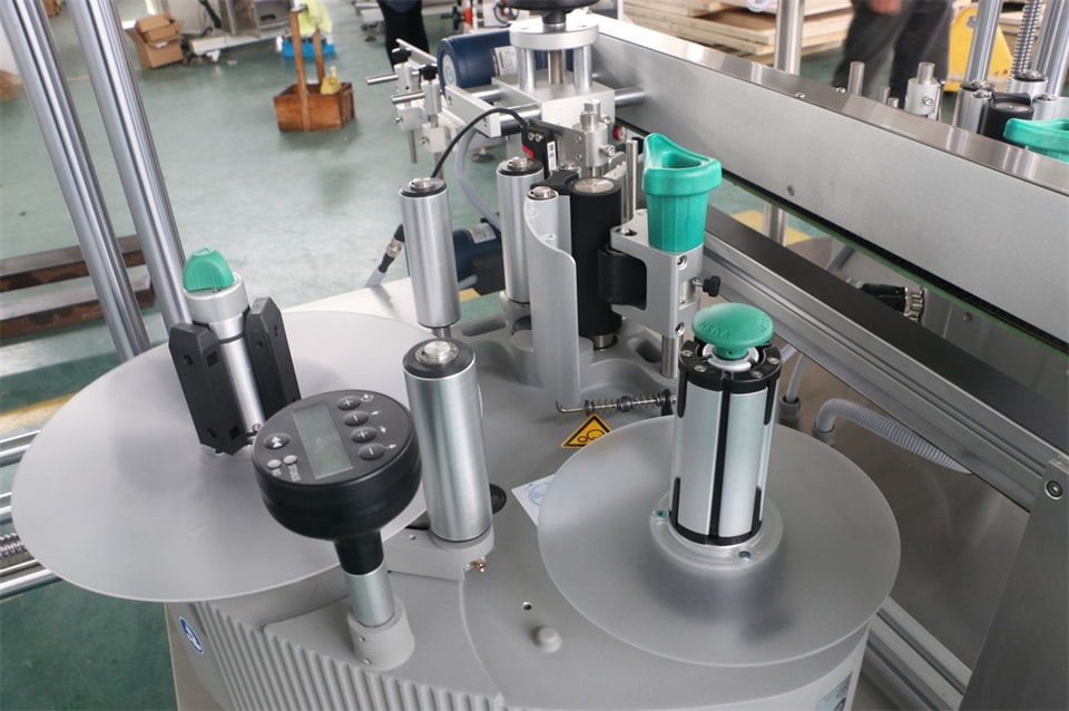 box corner labeler (7).jpg