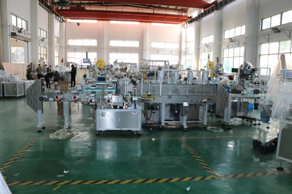 Wet wipes labeling machine (1).jpg